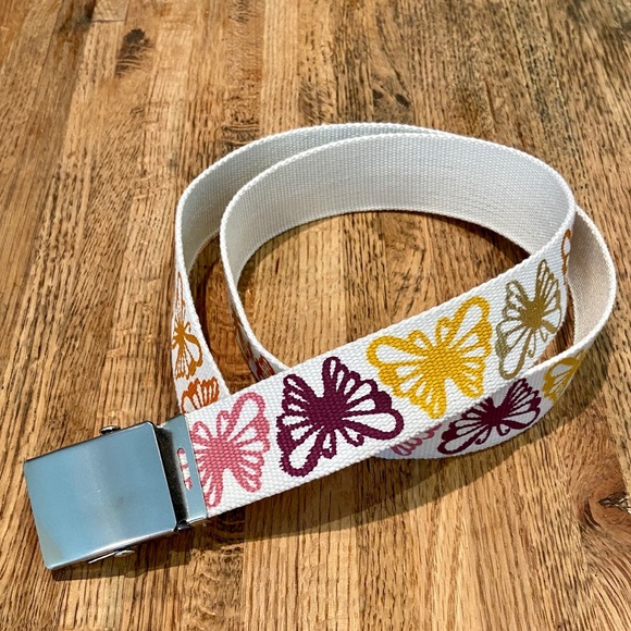 Textured white belt with multicolor butterflies - Picture 2 of 7